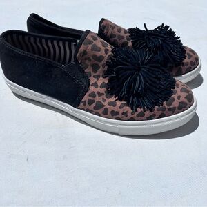 Betsey Johnson Dahni black leopard pom pom sneaker